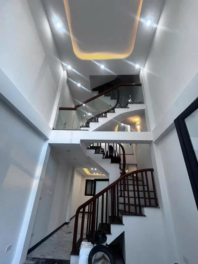 Bán nhà Hà Đông 42m2 x 5 tầng, MT 4.8M, giá 7.2 tỷ – NHÀ ĐẸP – THOÁNG – LÔ GÓC