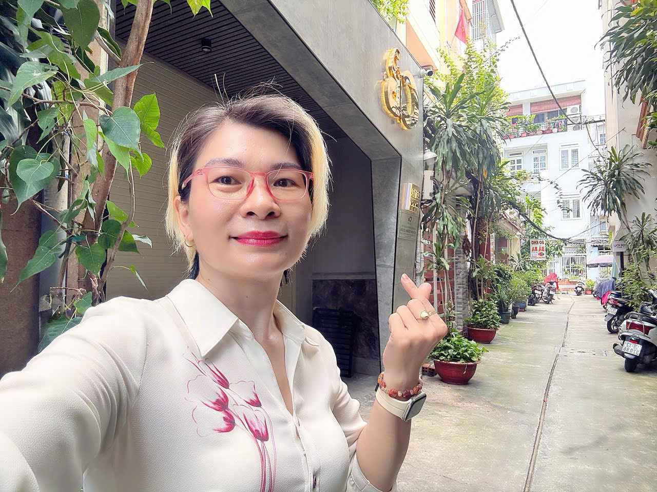 BÁN NHÀ 4 TẦNG HXH Đ. CỐNG QUỲNH, QUẬN 1 – 4M*19M – HDT 40TR/TH – VỊ TRÍ ĐẲNG CẤP NGAY VÒNG XOAY NGUYỄN CƯ TRINH, QUẬN 1