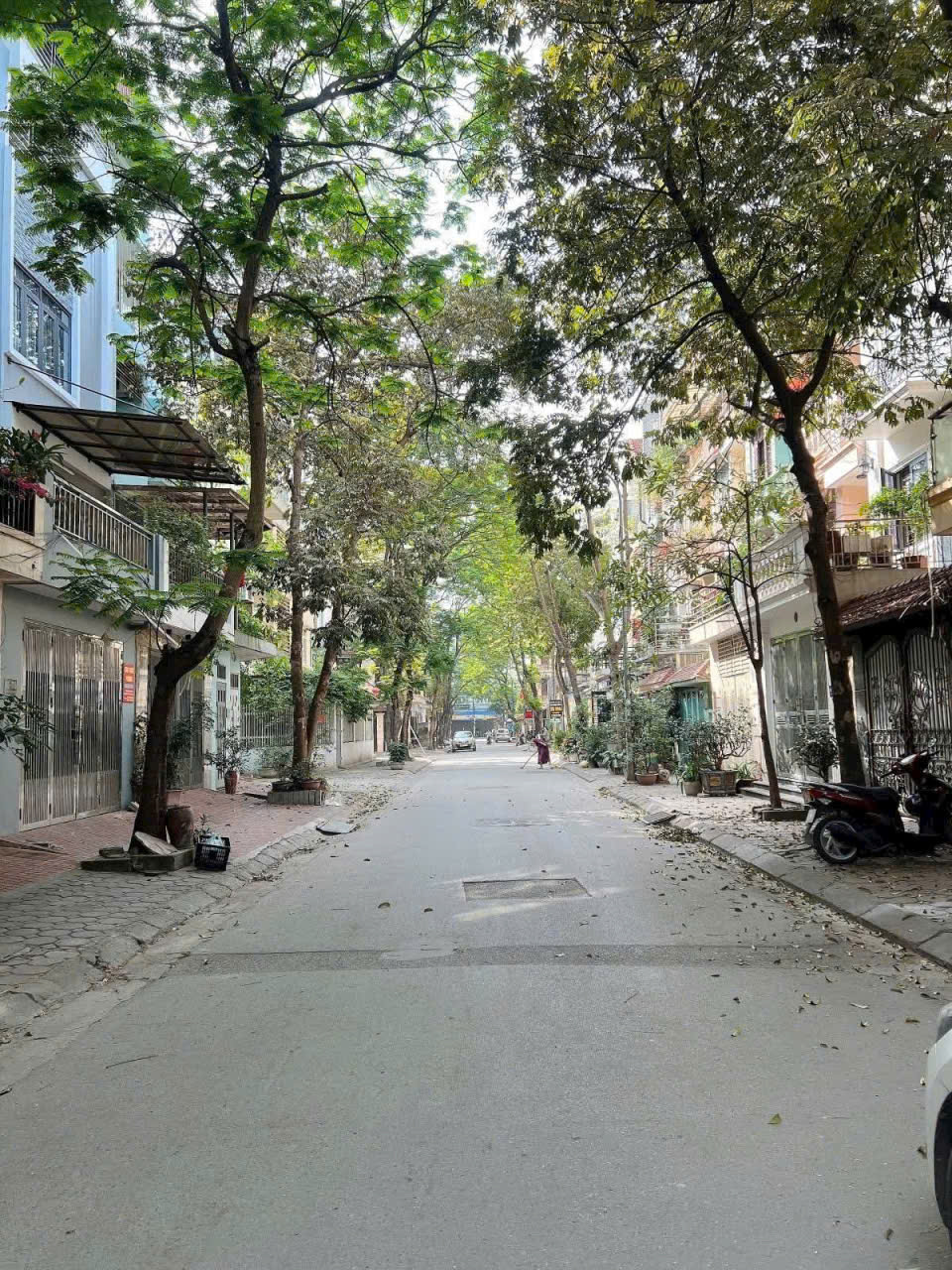 HẠ CHÀO BÁN NHANH APARTMENT MẶT PHỐ LẠC LONG QUÂN_ TÂY HỒ 
22 CĂN HỘ CAO CẤP – DÒNG TIỀN 
Vỉa hè cực rộng, ô tô dừng đỗ cửa