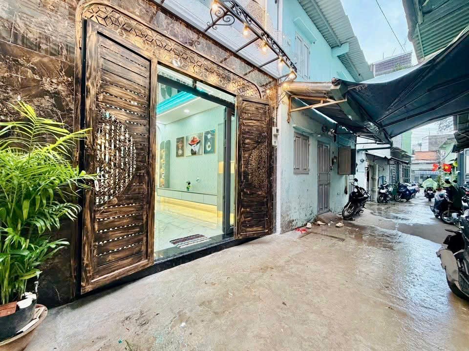 4.1❌14m, NHÀ BÁN 3 TẦNG, HXH, 4Pn, PHẠM VĂN BẠCH, P15 TÂN BÌNH, 6 TỶ HƠN