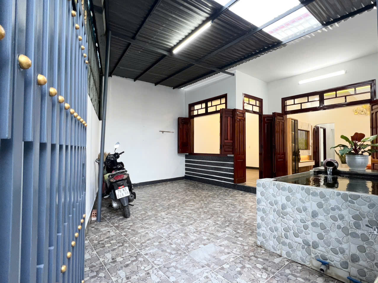 Căn nhà hẽm Cầu Dứa Phú Nông ngay Trung tâm phường Tây Nha Trang chỉ cần xách Valy vào ở: