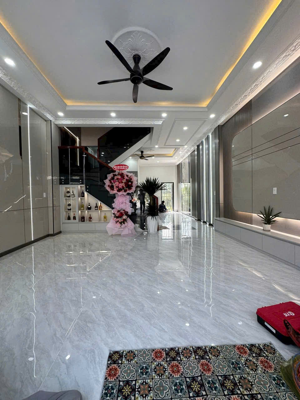 Bán nhà ĐẸP 3 Tầng,đường nhựa 12M thông tứ tung,ngay TTHC Dĩ An