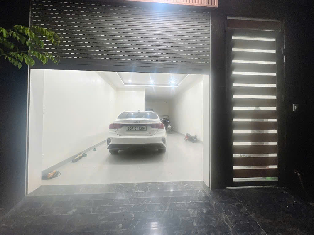 LK KHU ĐẤU GIÁ QUANG LÃM_ 47M HƠN 11 TỶ _THANG MÁY SỊN_ ÔTÔ NGỦ TRONG NHÀ_ MT KHỦNG