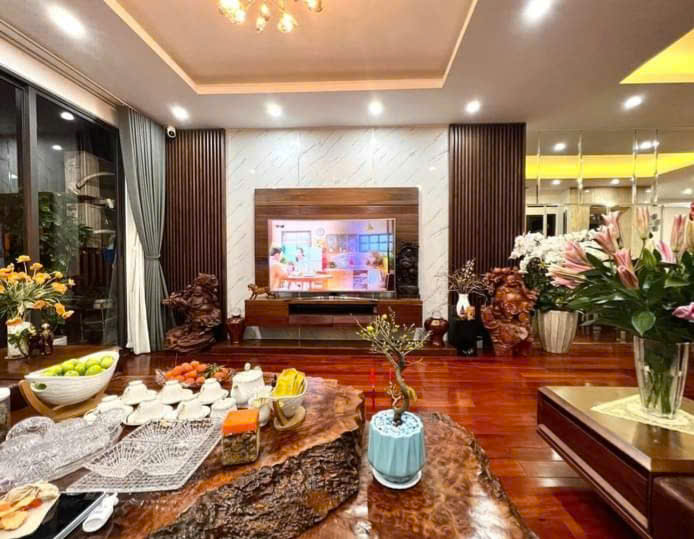 Biệt thự Mễ Trì 131.5m2- 4 tầng, vỉa hè, ôtô tránh, ở VIP, giá 36.6 tỷ