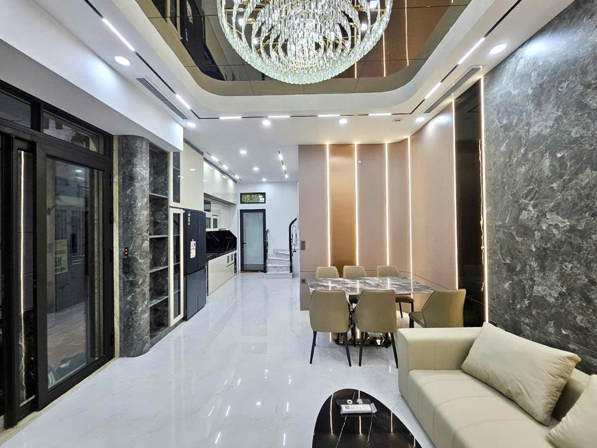 NHÀ MỚI 6 TẦNG THANG MÁY – TRUNG TÂM BỒ ĐỀ LONG BIÊN