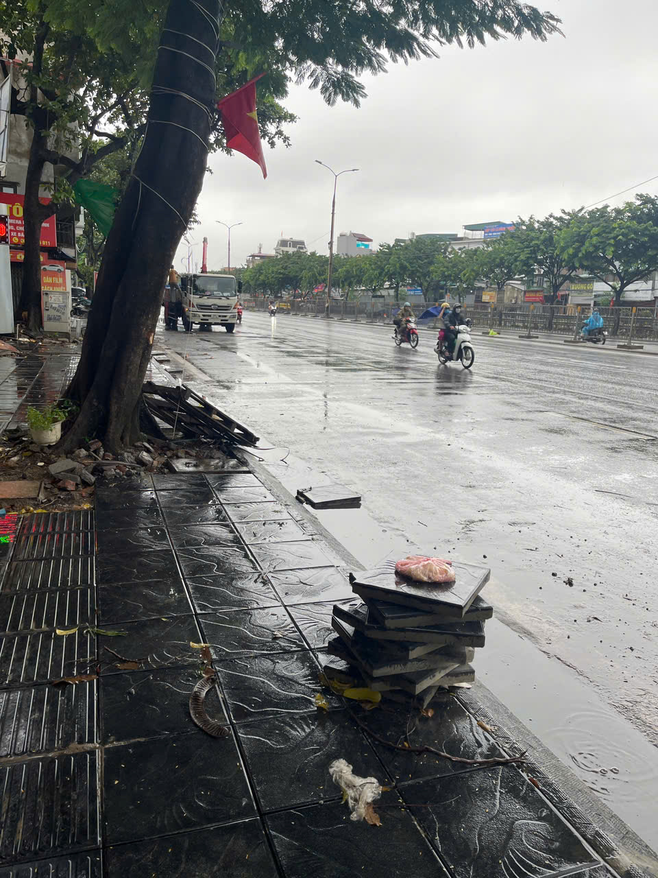 Bán nhà mặt đường QL1A Ngọc Hồi – khu vực Thanh Trì.5 tầng 32m2 10.3 tỉ