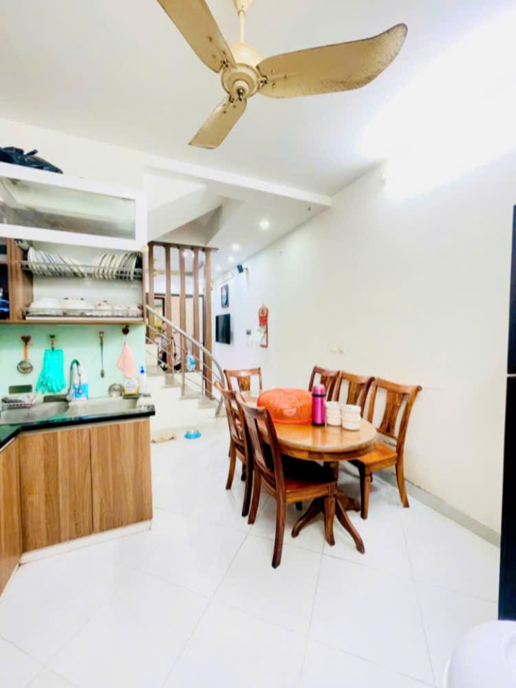 BÁN NHÀ PHÂN LÔ THỤY KHUÊ TÂY HỒ 39m 5 TẦNG MT 4m 8,8 TỶ, DÂN XÂY GẦN PHỐ, 2 THOÁNG.0968669247