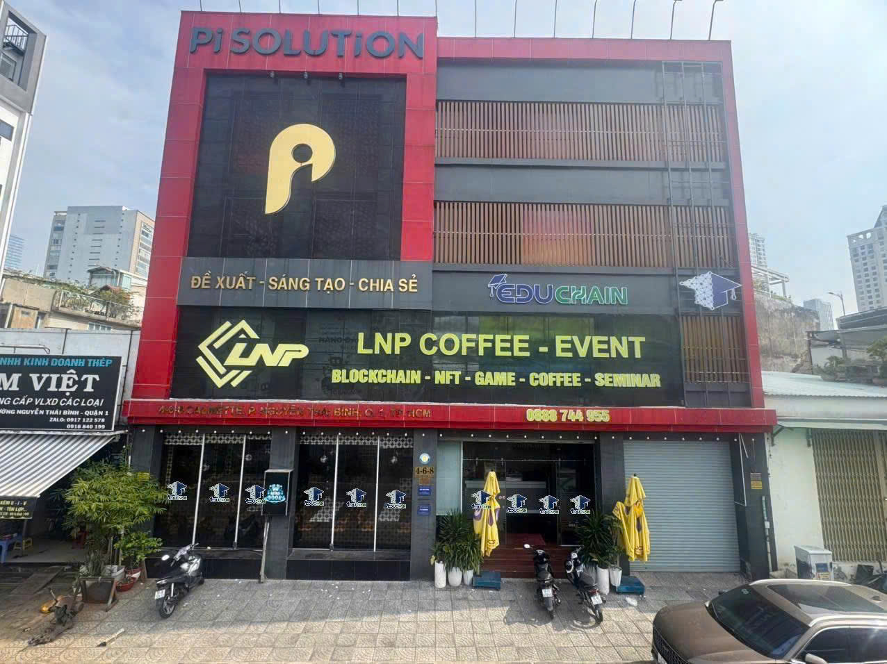 Quận 1 ! MẶT BẰNG ĐẸP LẮM ! CHO THUÊ TẦNG 1, 2, 3 và TRỆT , DT : 180 m2 ( mỗi tầng ) Tel : 0988666894 ( Chính chủ )