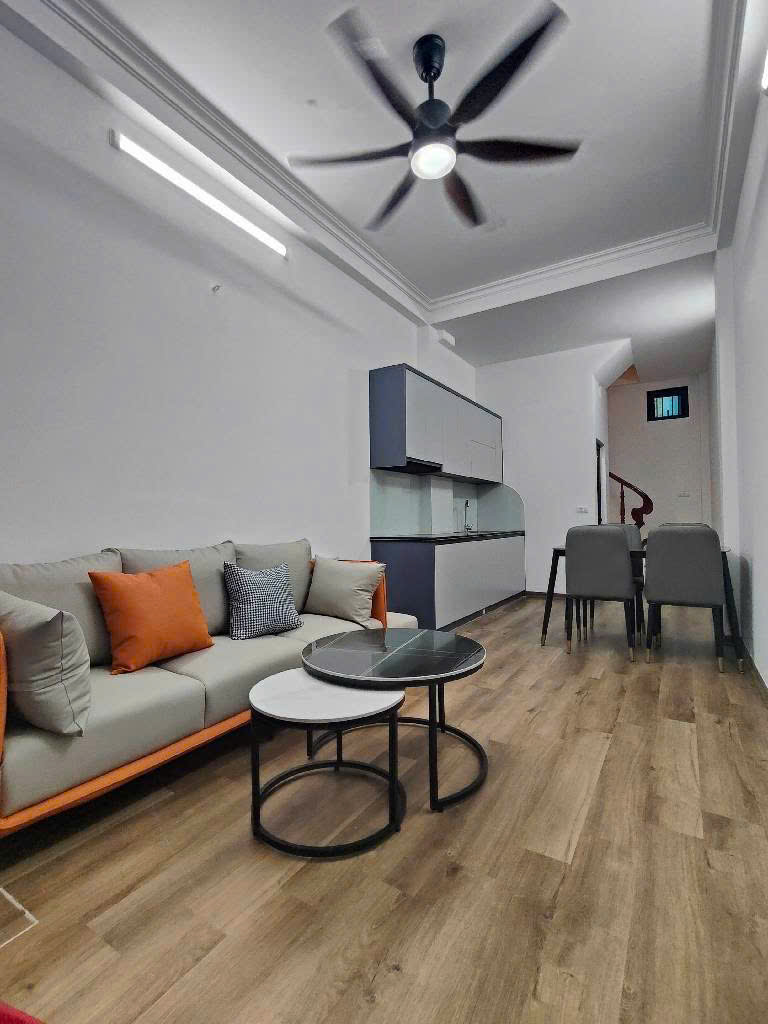 Thị trấn Văn Điển, anh em sinh đôi đẹp như minh tinh, 62m, 2 căn x 5 tầng, 9.5 tỉ