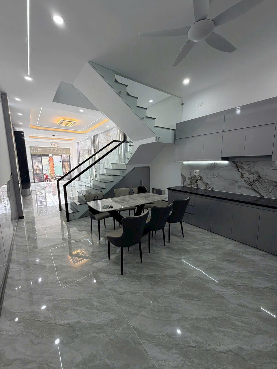 Bán nhà 1 Trệt 1 Lầu 82m²,đường 2 ô tô thông thoáng,gần Trường Trần Văn Ơn