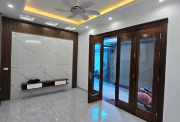 Nhà đẹp 5 tầng ô tô cách 1 nhà ra mặt phố Thuỵ Phương, Bắc Từ Liêm 33m2 giá 7.5 tỷ