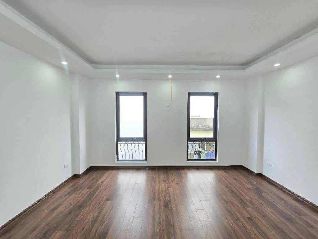 HIẾM, BÁN NHÀ GIA QUẤT LONG BIÊN,MỚI TINH- OTO ĐỖ CỬA-32M NHỈNH 6 TỶ