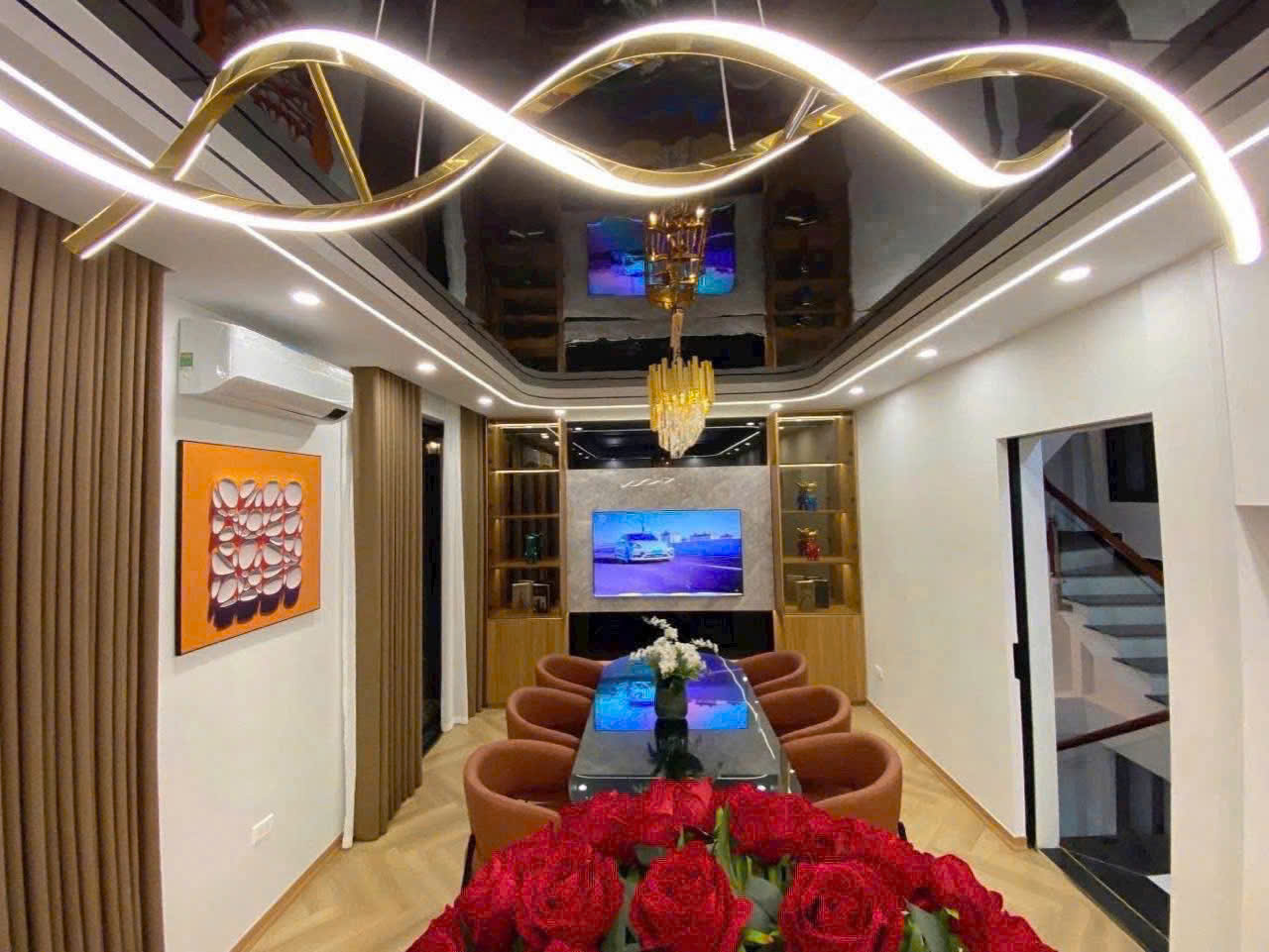 SIÊU ĐẸP, BÁN NHÀ NGỌC LÂM LONG BIÊN- 2 BƯỚC RA PHỐ-KINH DOANH-NỞ HẬU-54M NHỈNH 9 TỶ