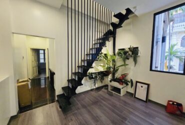 CẦU GIẤY 43M-11,5 TỶ NHÀ ĐẸP GẦN PHỐ,LÔ GÓC,DÂN XÂY,NGÕ BA GÁC,NỞ HẬU
