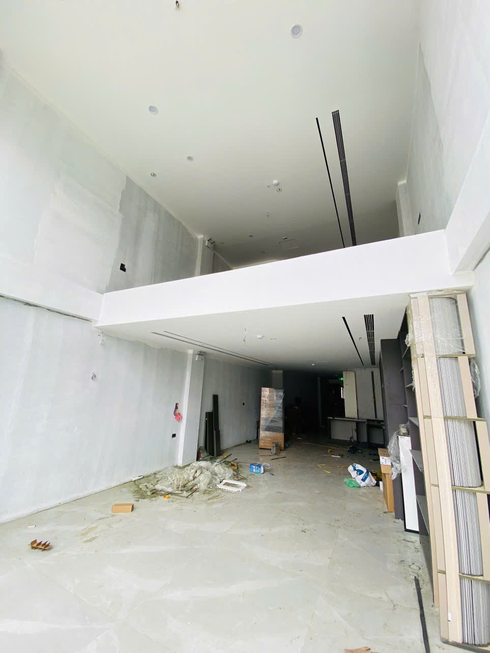 MẶT PHỐ ĐẠI LA, PHỐ VỌNG – DUY NHẤT TÒA VP MỚI 7 NỔI 1 HẦM – RẺ NHẤT KHU VỰC – SỔ VUÔNG NỞ HẬU.