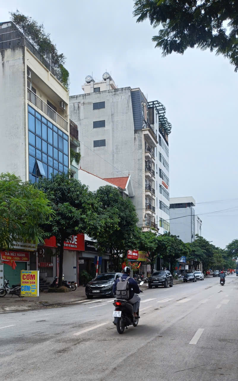 Hiếm – Đất ĐG Đức Diễn 144m2 – MT8m, Vỉa hè Container tránh, giá 39.8 tỷ