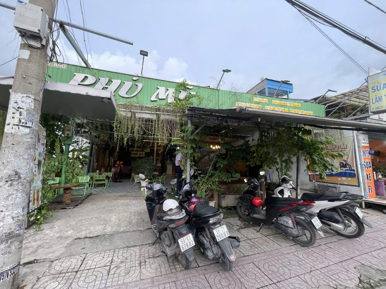 Nhà Bè ! QUÁN CAFÉ ĐẸP LẮM ! SANG RẺ CHỈ 179 tr QUÁN CAFE GÓC 2 MT
Liên hệ: 0973508530 ( chính chủ )