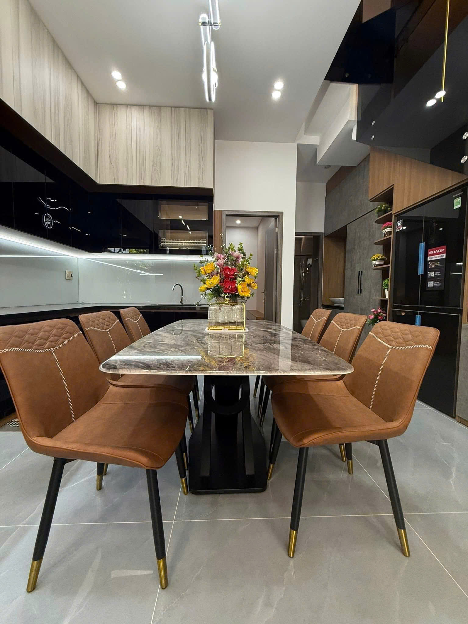 BÁN NHÀ ĐẸP HOA LÂM LONG BIÊN, KINH DOANH SẦM UẤT, OTO TRÁNH,THANG MÁY,88M NHỈNH 14 TỶ