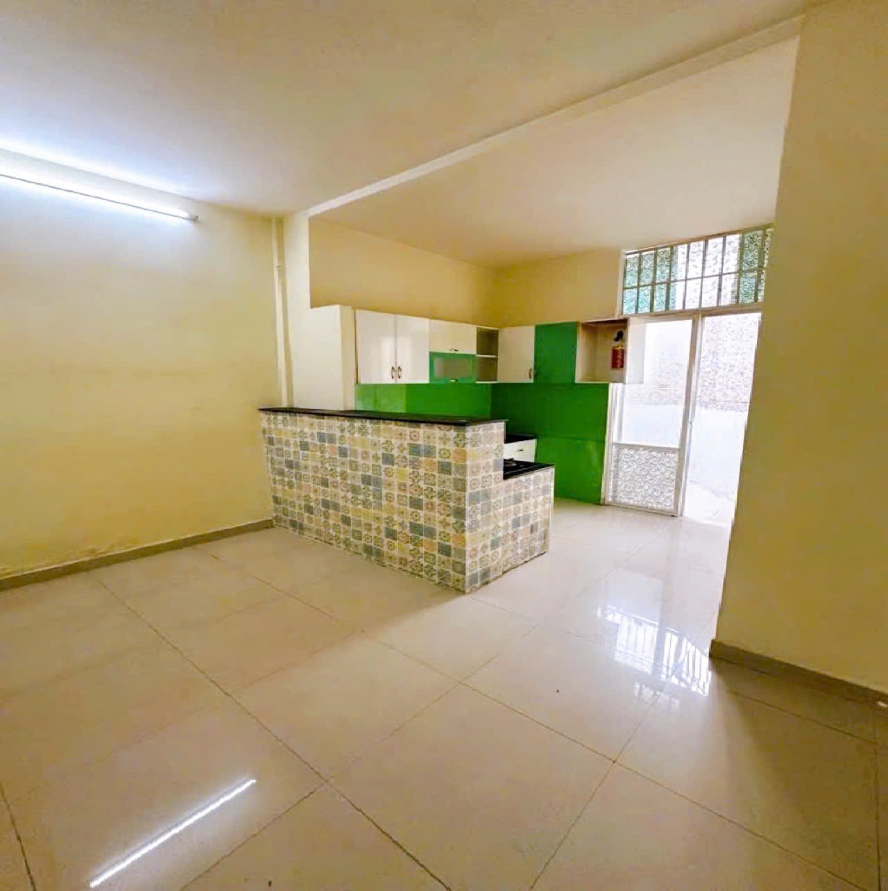 Nhà Lô góc QUẬN 3 -Cách Mạng Tháng Tám – 4 x 13 m – 6.8 tỷ