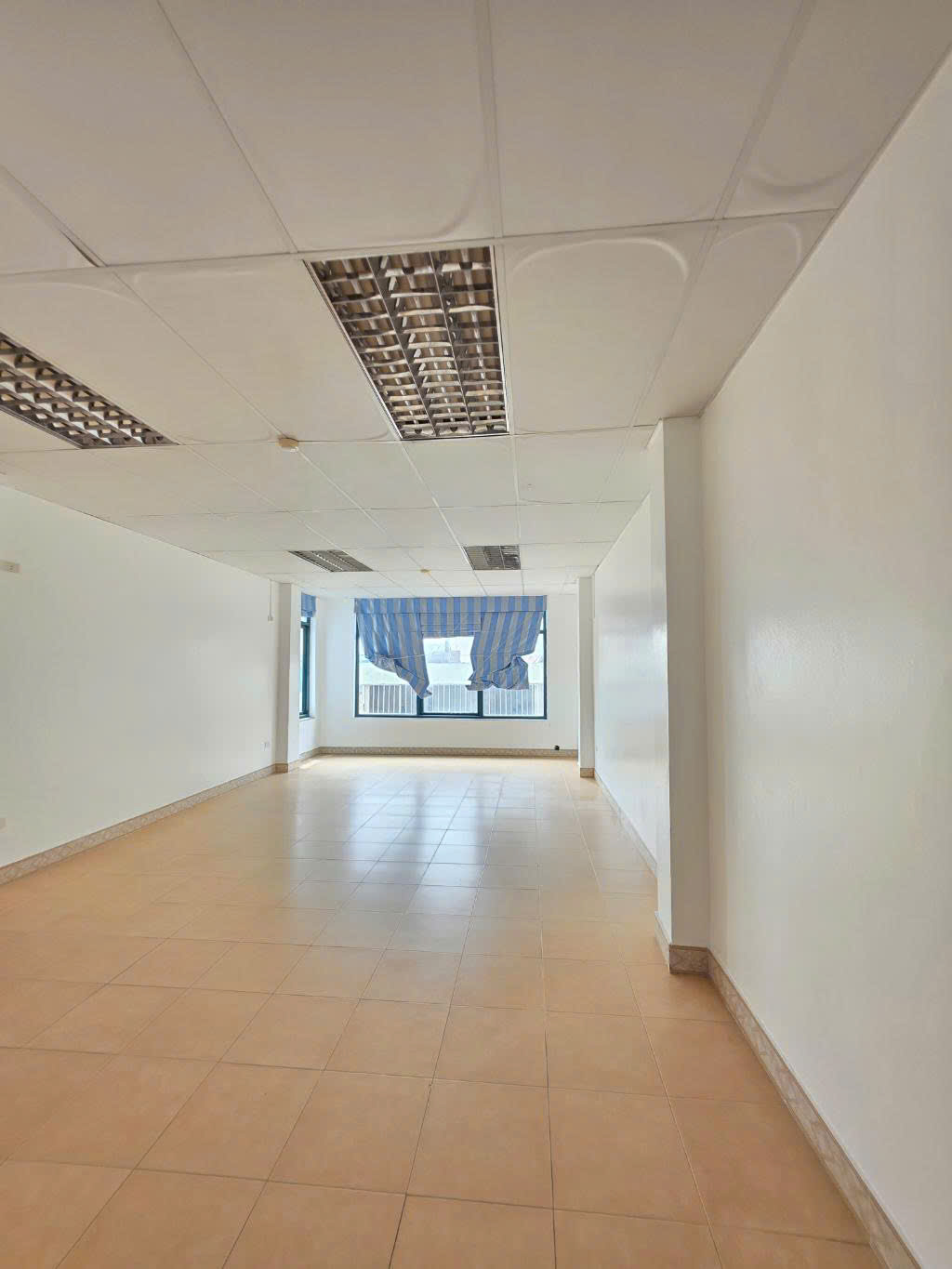 CỰC PHẨM  BA ĐÌNH – TÒA NHÀ 10 TẦNG – 2 MẶT THOÁNG – SỔ VUÔNG NỞ HẬU.