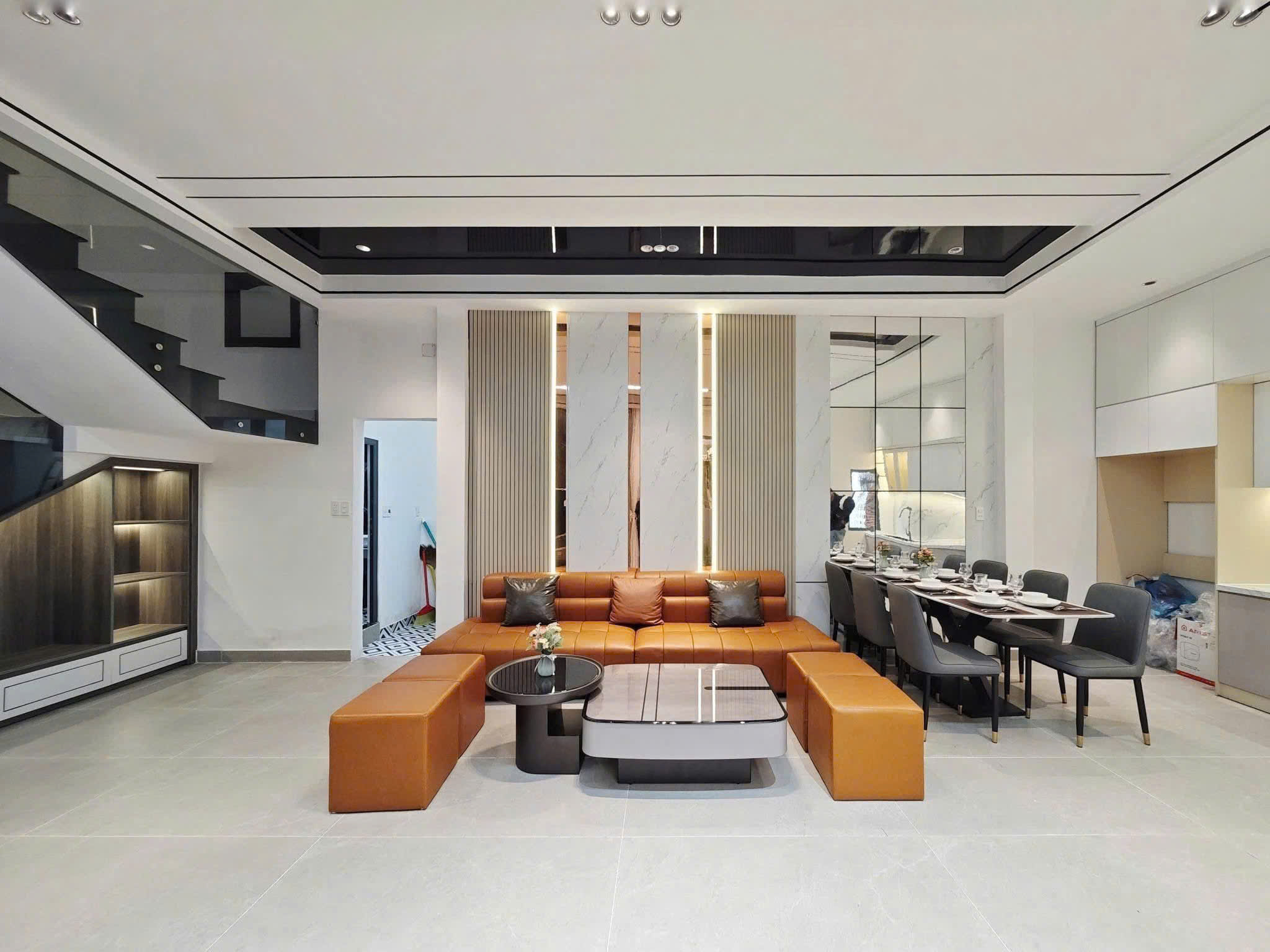 BÁN NHÀ PHỐ HOÀNG NHƯ TIẾP LONG BIÊN, ĐẸP LONG LANH,OTO,THANG MÁY,FULL NỘI THẤT,48M NHỈNH 11 TỶ(TL)