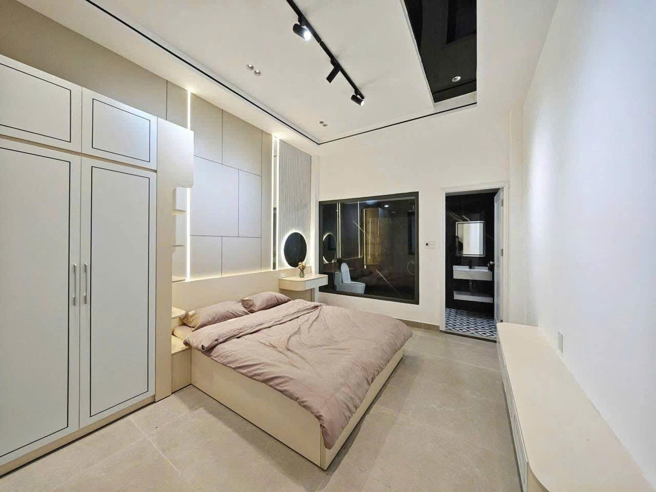 BÁN NHÀ PHỐ HOÀNG NHƯ TIẾP LONG BIÊN, ĐẸP LONG LANH,OTO,THANG MÁY,FULL NỘI THẤT,48M NHỈNH 11 TỶ(TL)