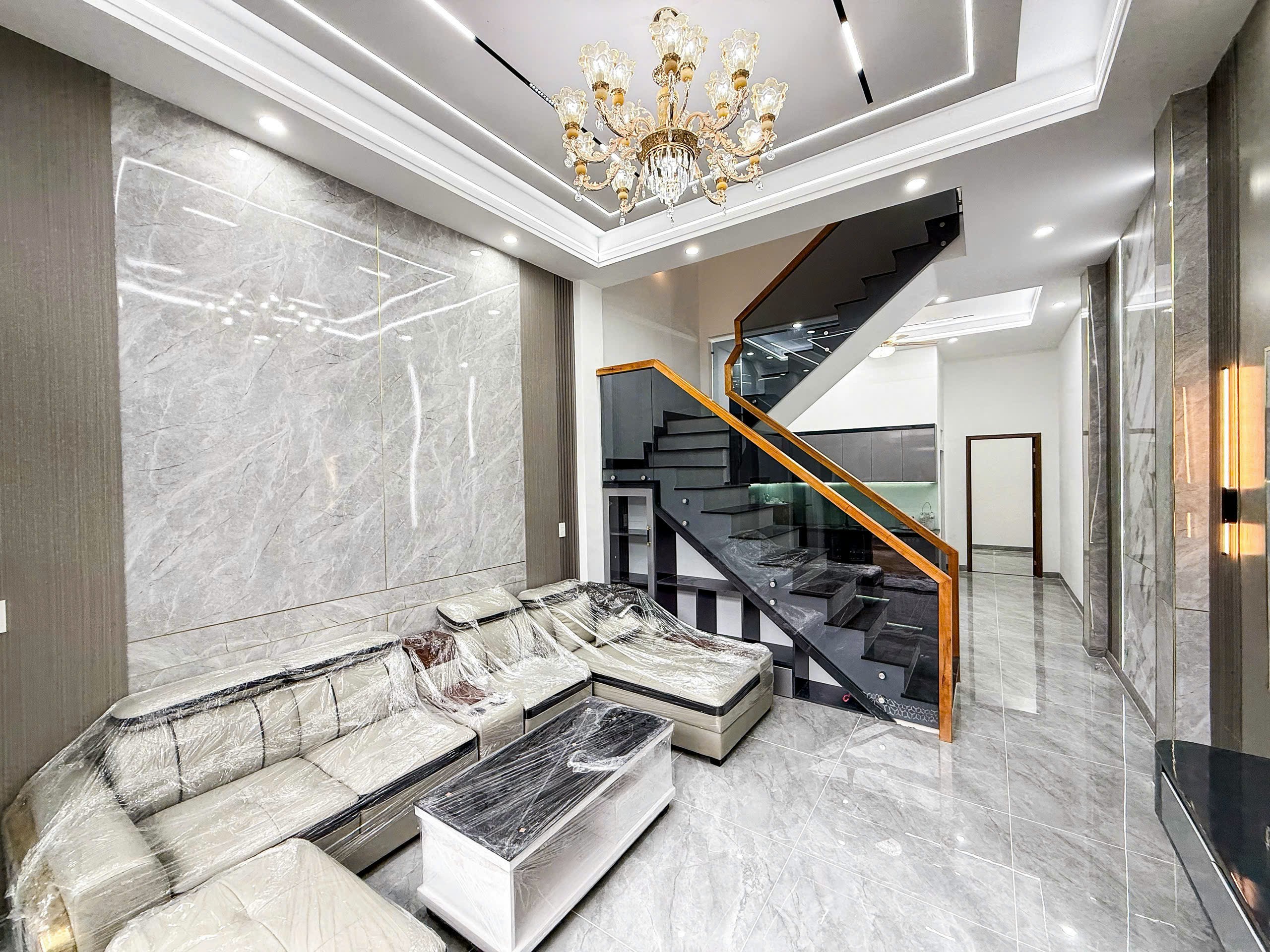 Bán nhà 1 Trệt 1 Lầu P.Biên Hòa,SHR đường nhựa 2 ô tô,gần CA P.Biên Hòa