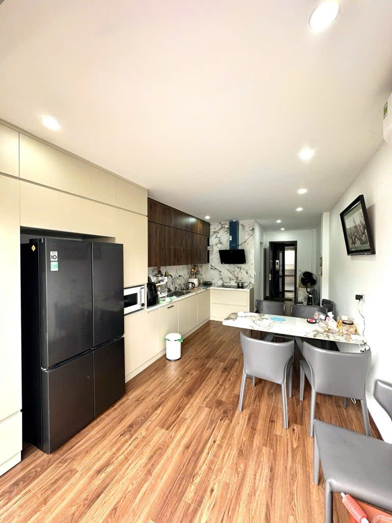 Hàng Hiếm Âu Cơ – Thang Máy – 10m Ôtô – Full Công Năng – 7 Tầng nhỉnh 16 tỷ.