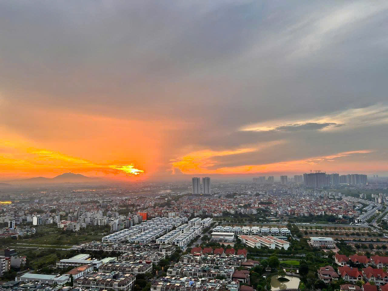 SIÊU PHẨM 2N 2VS TERA AN HƯNG ,FULL NỘI THẤT VÀ ĐỒ ĐIỆN TỬ GIÁ 6,7 TỶ BAO THUẾ PHÍ