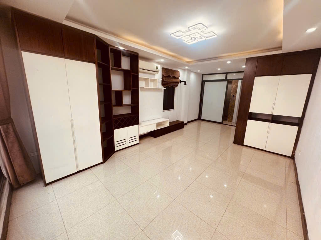 Nghi Tàm Lô Góc – 7 tầng Thang Máy – Kinh Doanh – Ôtô tránh – nhỉnh 19 tỷ.