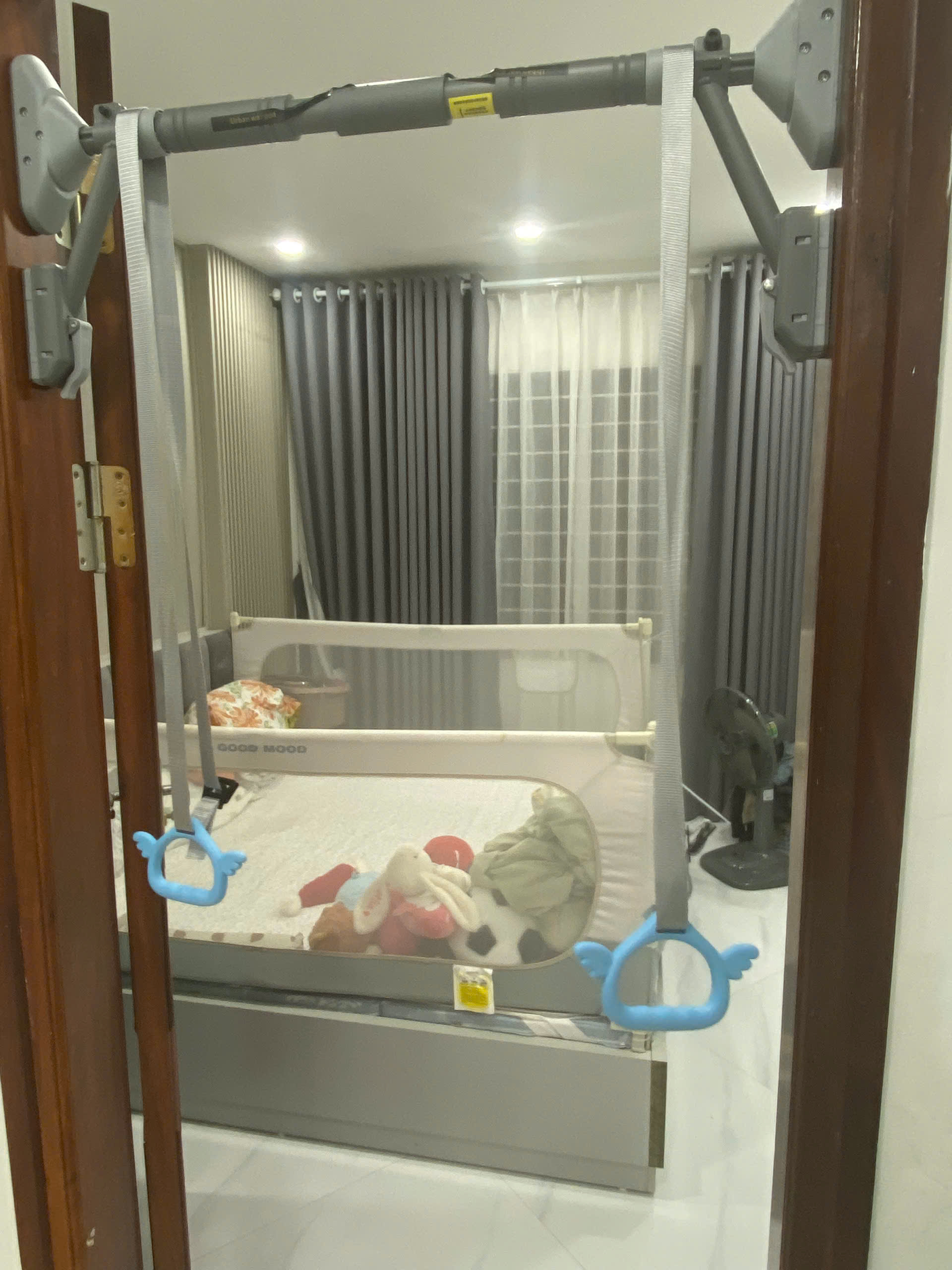 Gia đình tôi cần bán  nhà đẹp ở luôn ngõ 101 Thanh Nhàn, 40m2, 5 tầng, 6 phòng ngủ giá 12.2 tỷ có TL