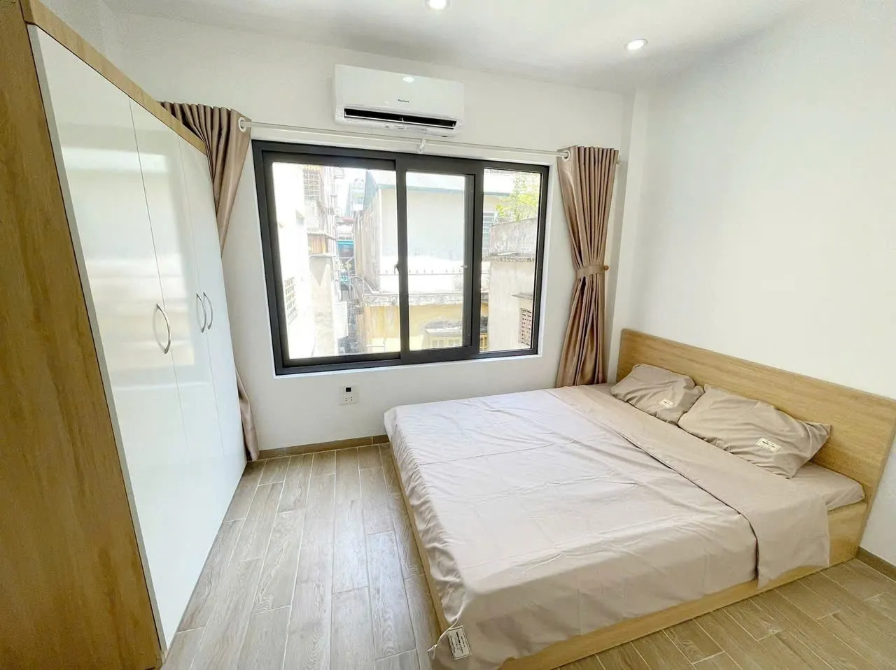 Bán Nhà Trại Tóc Ô Chợ Dừa 37/42m2. 6 tầng. mặt tiền 3.8m. giá 10.8 Tỷ Đống Đa Hà Nội