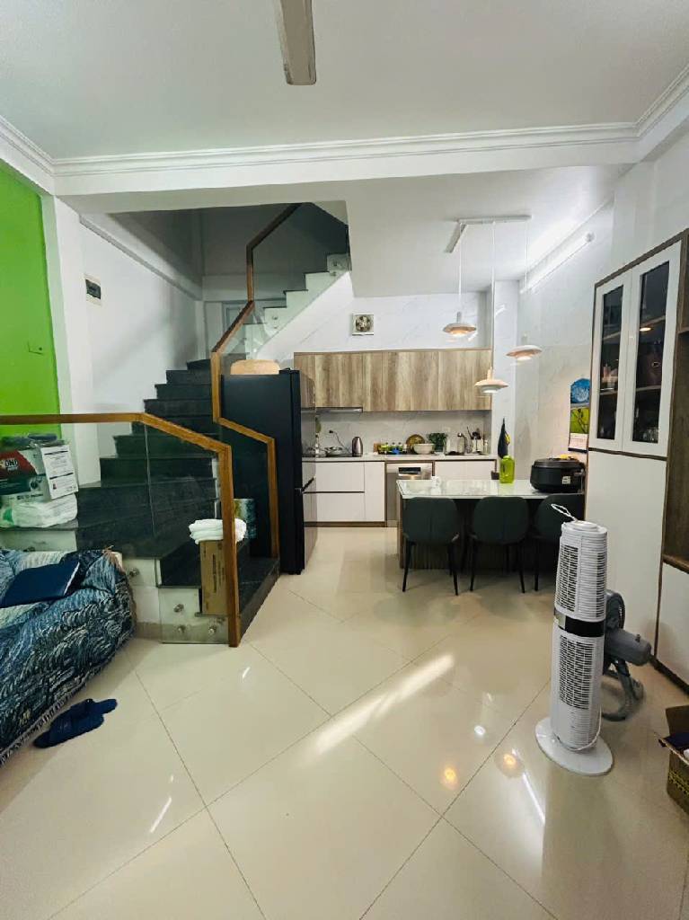 NHÀ DÂN XÂY CHẮC CHẮN – FULL NỘI THẤT – GẦN PHỐ – CÁCH ĐƯỜNG Ô TÔ TRÁNH 20M _5 TẦNG – 32M2.