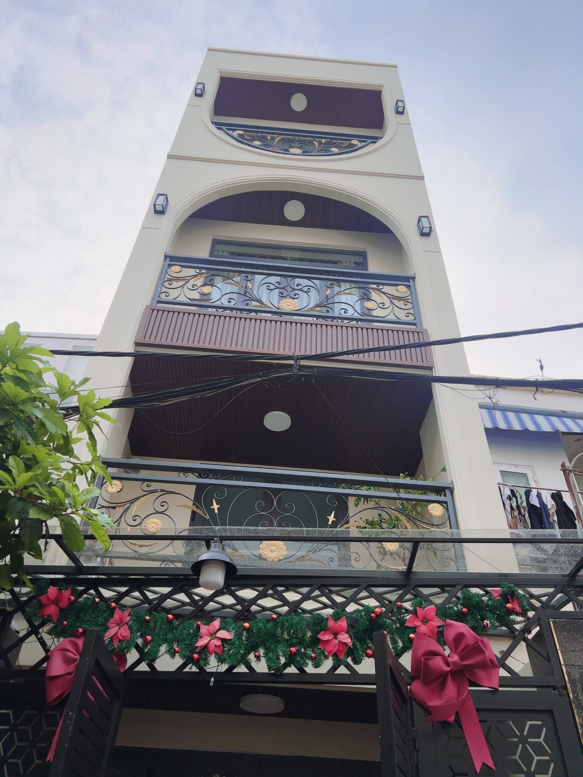 NHÀ ĐẸP GÒ DẦU – 4 TẦNG MỚI KIÊN CỐ, CHỈ 9.X TỶ TL