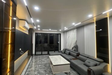 BÁN NHÀ NGÔ GIA TỰ ,OTO ĐỖ CỬA,THANG MÁY,PHÂN LÔ,ĐẸP LONG LANH,72M NHỈNH 13 TỶ