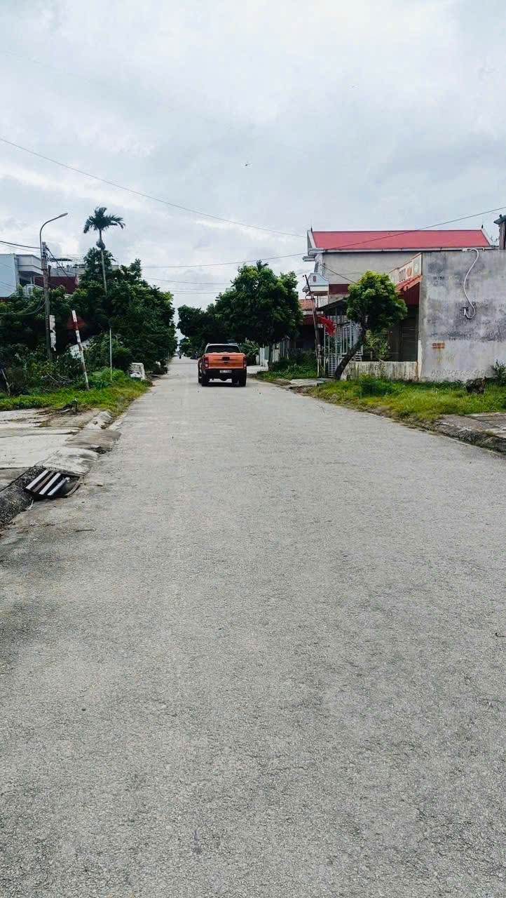 Mặt đường lớn Vũ Thị Ngọc Toàn – có sẵn nhà cho thuê – giá hiếm!  Giá 2.4xx tỷ  ZALO 0567 222 555