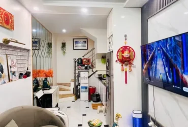 Bán Nhà Ngõ Thịnh Hào3 18/22m2. 5 tầng. mặt tiền 2.7m. giá 5.85 tỷ Đống Đa Hà Nội