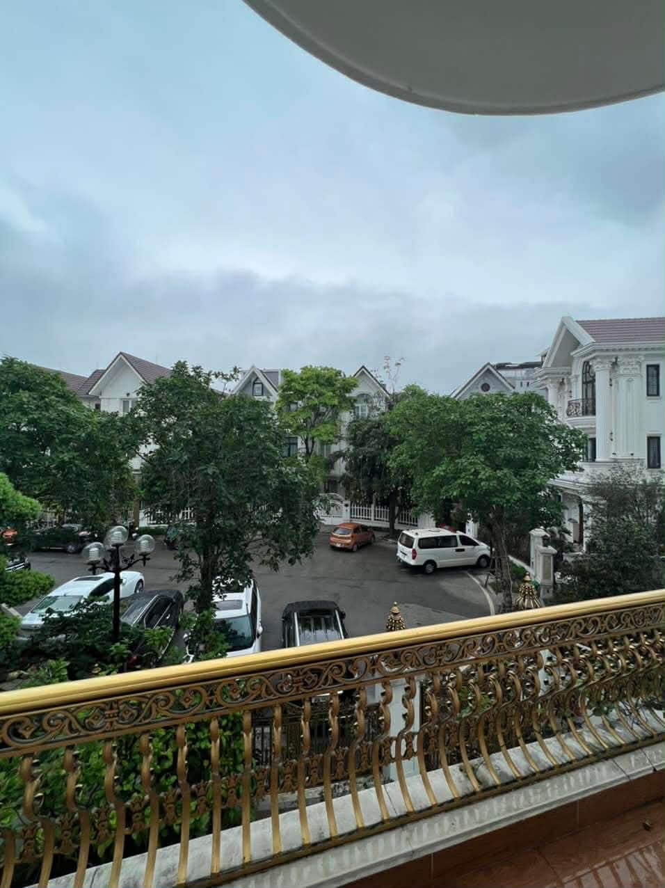 Biệt thự thượng lưu Vinhomes Riverside 206m x 4tầng, mặt tiền 15m, nội thất cao cấp, an ninh tuyệt đối