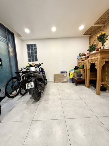 Nhà HXH Đường Nam Kỳ Khởi Nghĩa  Phường 7 Quận 3 Cũ.