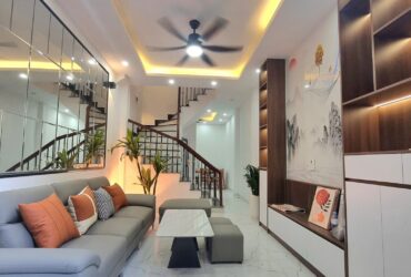 Nhà Phố Nguyễn Xiển-35m*5tầng- Gần trường, chợ; ô tô đỗ cách 30m- Nhỉnh 8 tỷ