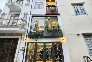 NHÀ 5 LẦU THẠNH LỘC 19, ĐƯỜNG 7M XE HƠI NÉ NHAU, KHU VIP GẦN GÒ VẤP