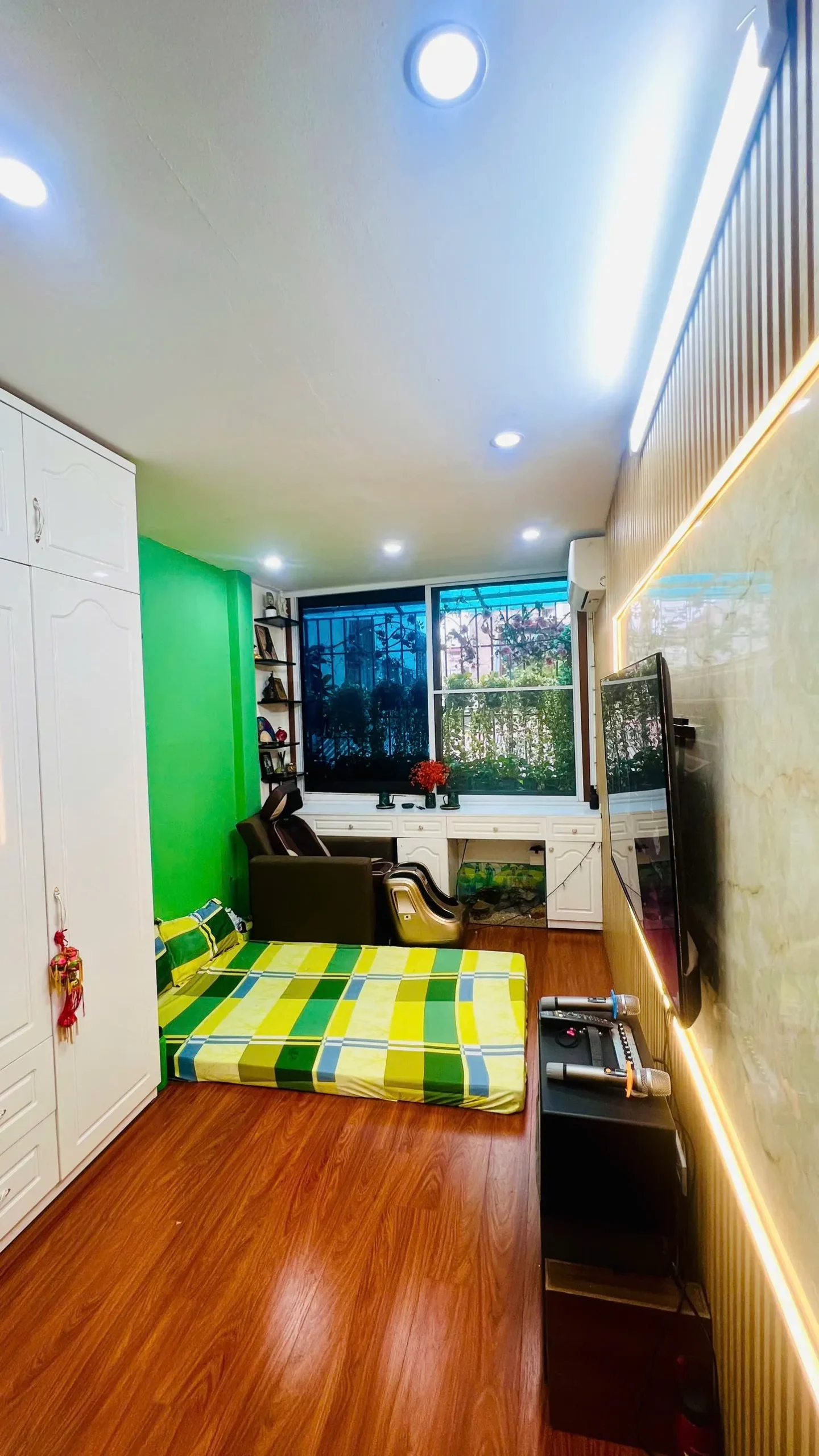 Bán Nhà Ngõ Thịnh Hào3 18/22m2. 5 tầng. mặt tiền 2.7m. giá 5.85 tỷ Đống Đa Hà Nội