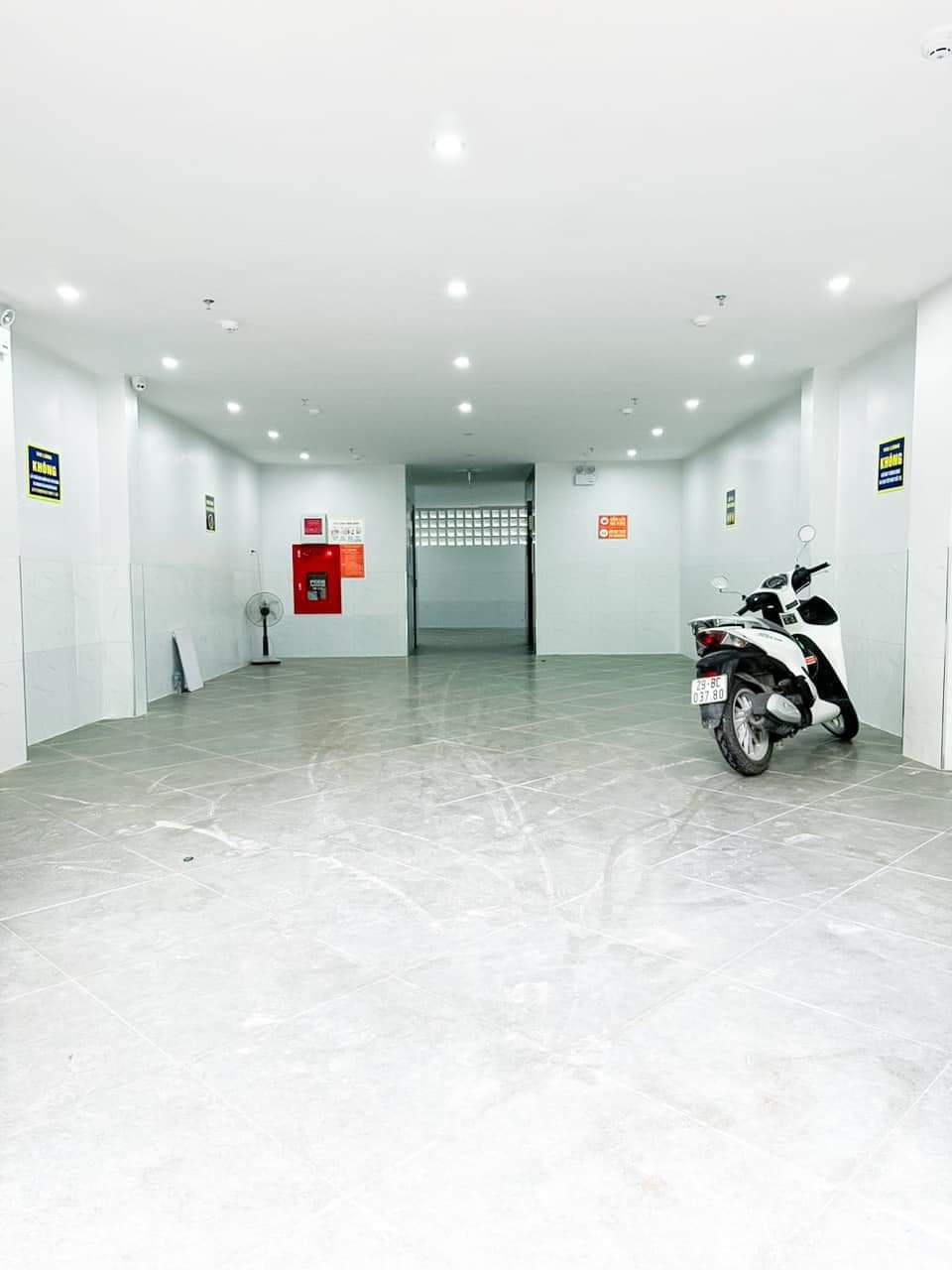 Cho thuê nhà hai mặt tiền, Xã Đàn, PCCC, Thang máy; 103m2* 5T- 53 Tr