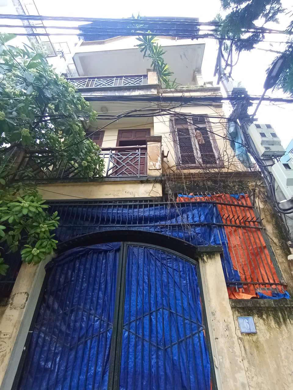 Bán nhà mặt hồ phố Quan Nhân, ô tô đỗ cửa- Kinh doanh- 3,5 tầng, DT 68m2- Mặt tiền 5.1m- Giả chỉ 18,5 tỷ