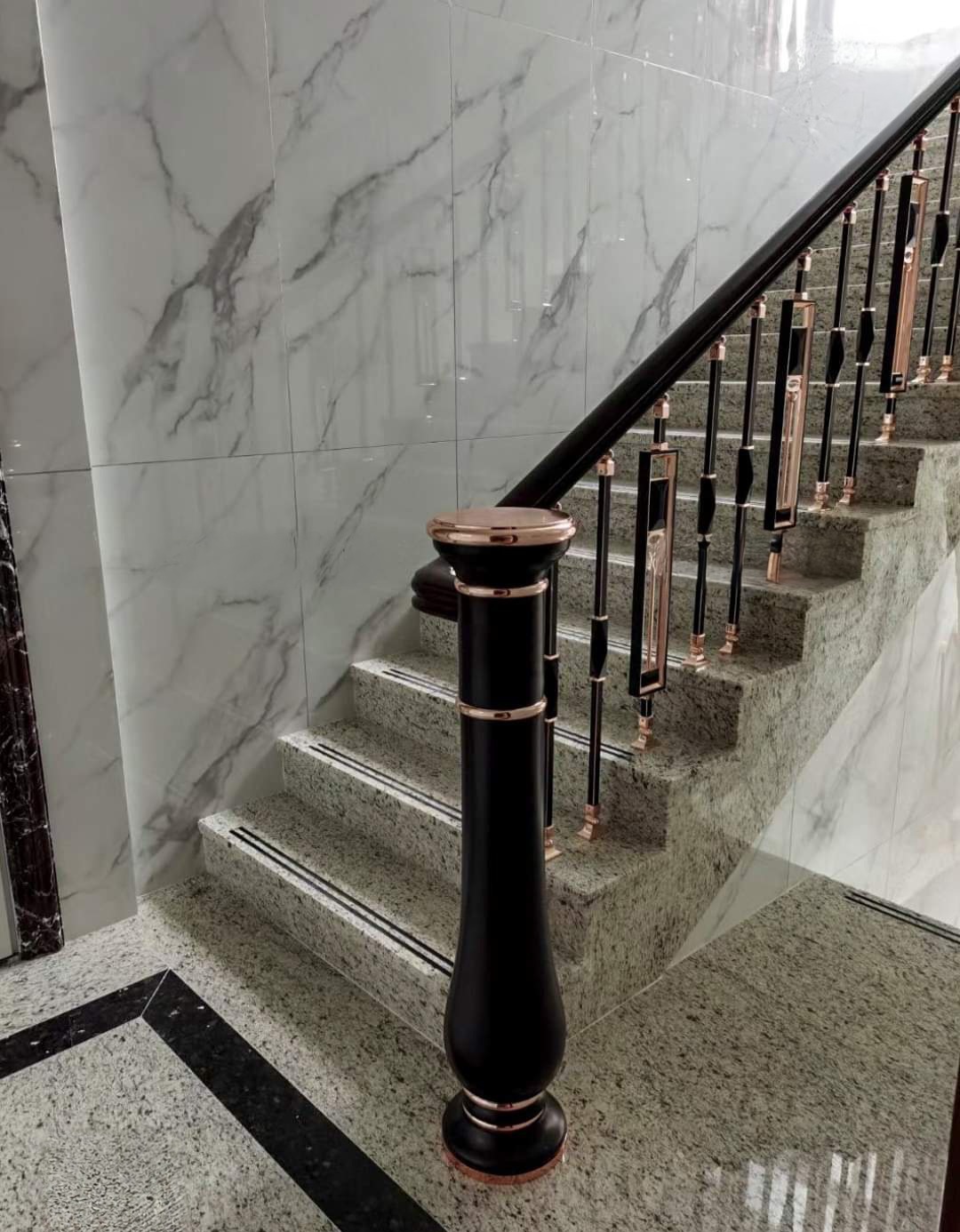 cho thuê nhà mới, hai cửa đi, Hoàng Văn Thái, 102m2x 5T vỉa hè 28 Tr