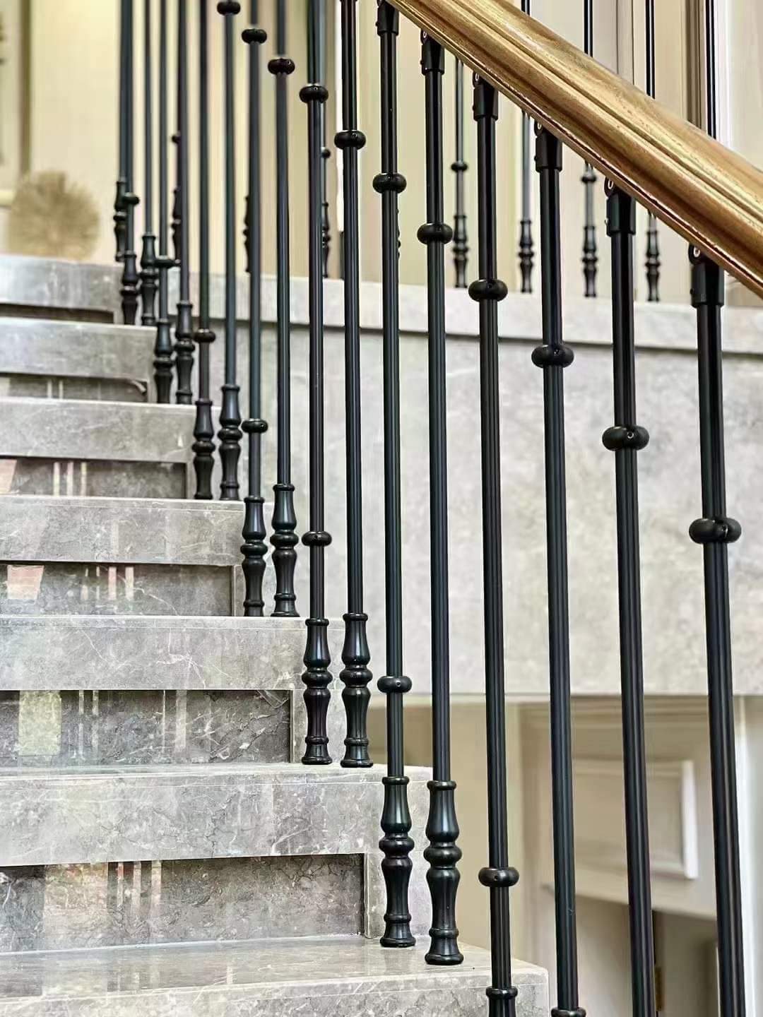 Mình cho thuê nhà lô góc, mới, Nam Trung Yên; vỉa hè 101m2* 5T- 29 Tr