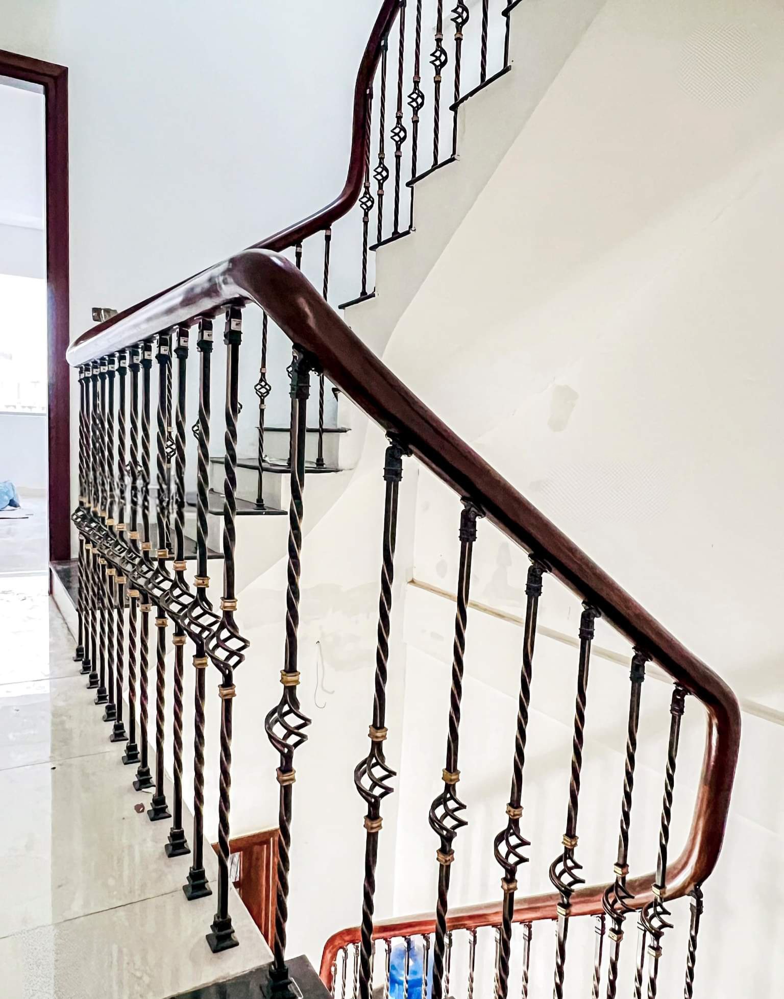 Cho thuê nhà mới, Nguyễn Thị Định, thang máy; vỉa hè 119m2* 5T- 48 Tr