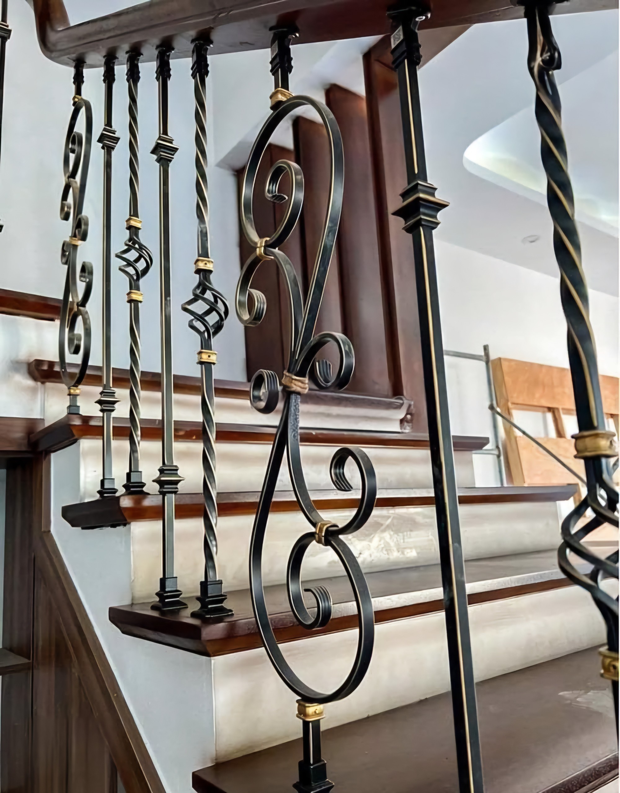 Cho thuê Nhà mới , thang máy,vỉa hè, 120m2- 4T, Hoàng Quốc Việt_45 Tr