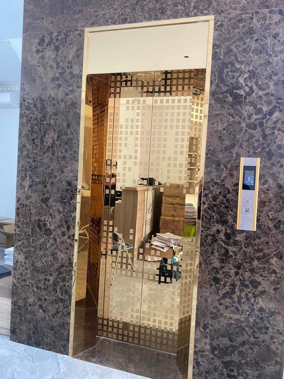 Nhà mình cho thuê nhà mới, hai cửa đi, Đội Cấn; vỉa hè 98m2* 5T- 30 Tr