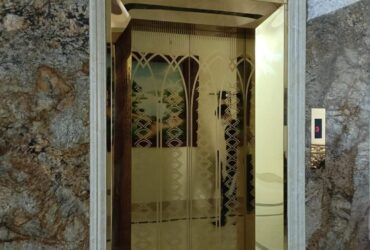 Cho thuê nhà, P. Trung Hòa, Thang máy, pccc, Vỉa hè; 113m2* 4T- 49 Tr